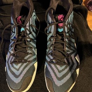 Men’s kyrie 4 the 80s